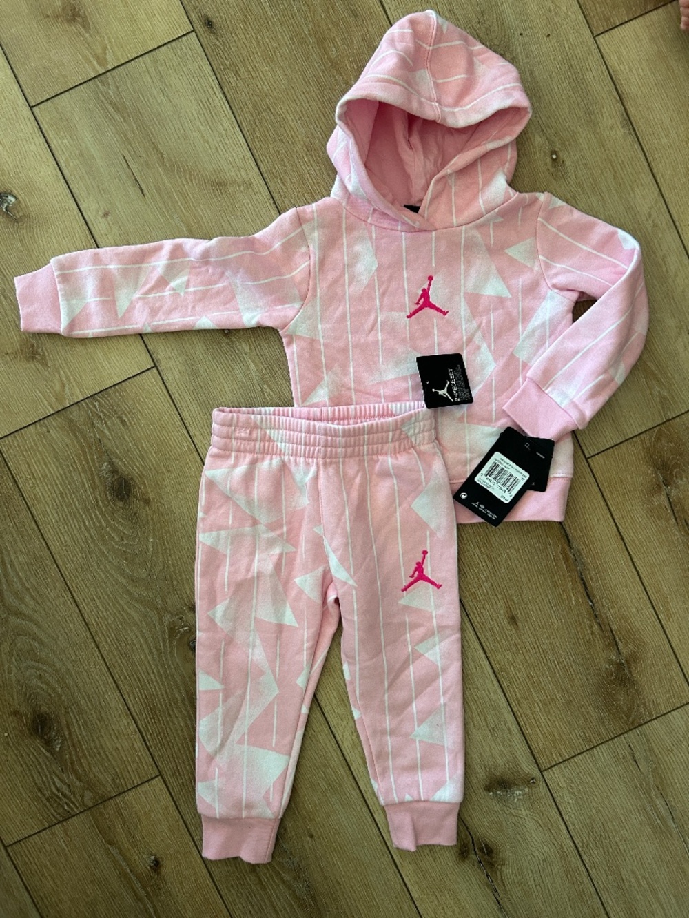 NWT Jordan baby sweatsuit